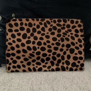 Clare V Flat Clutch